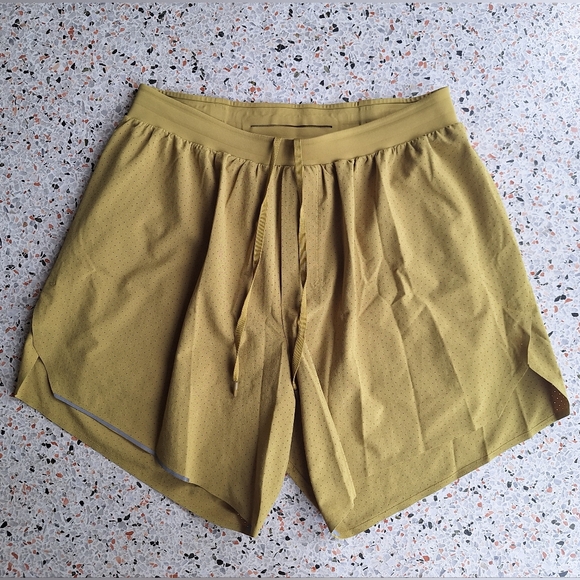 Lululemon Fast and Free Lined Short 6" - Picture 2 of 9